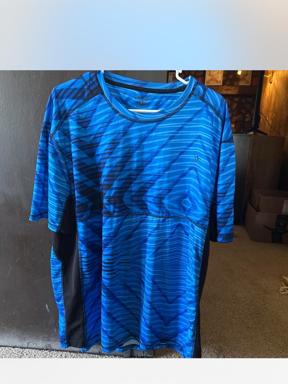 Reel Legends Men's Blue Striped Swim Rash Guard